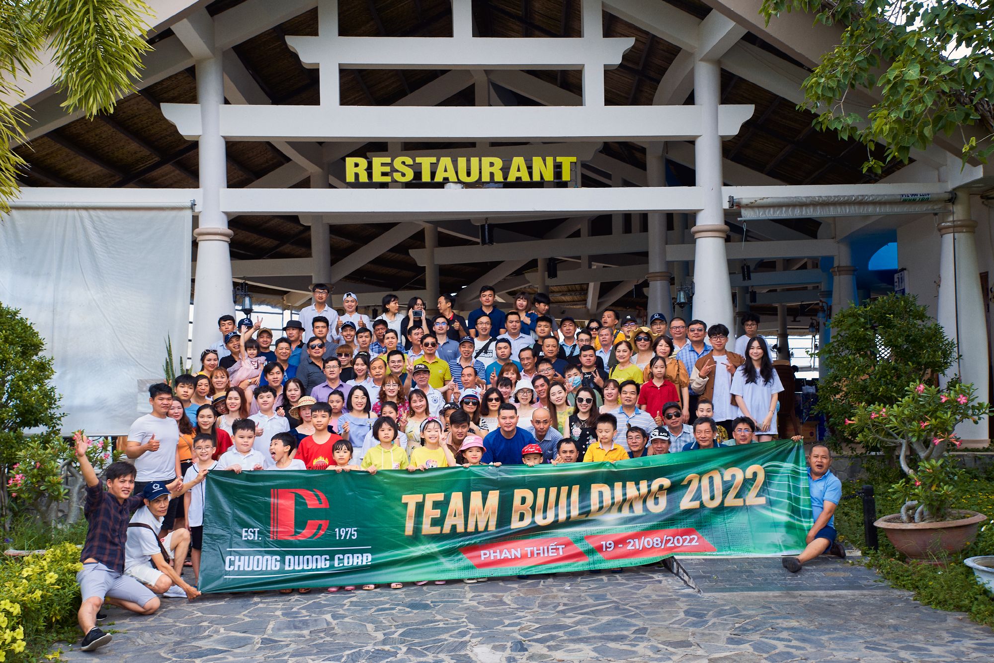 Chuyến du lịch Phan Thiết với Team Building và Gala Dinner đầy sôi động và hứng khởi của tập thể CBCNV Chương Dương Corp.